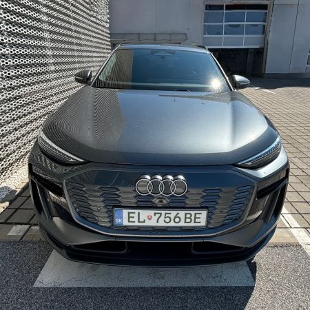 Audi Q6 e-tron Quattro 2024, PREDVÁDZACIE VOZIDLO